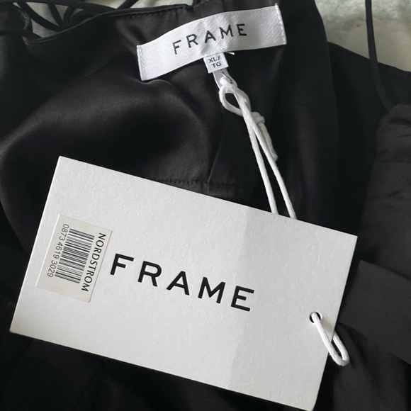 NEW FRAME Shirred Flounce V Neck Tank in Nior Black 100% Silk Ruffle Sz XL - Picture 4 of 8